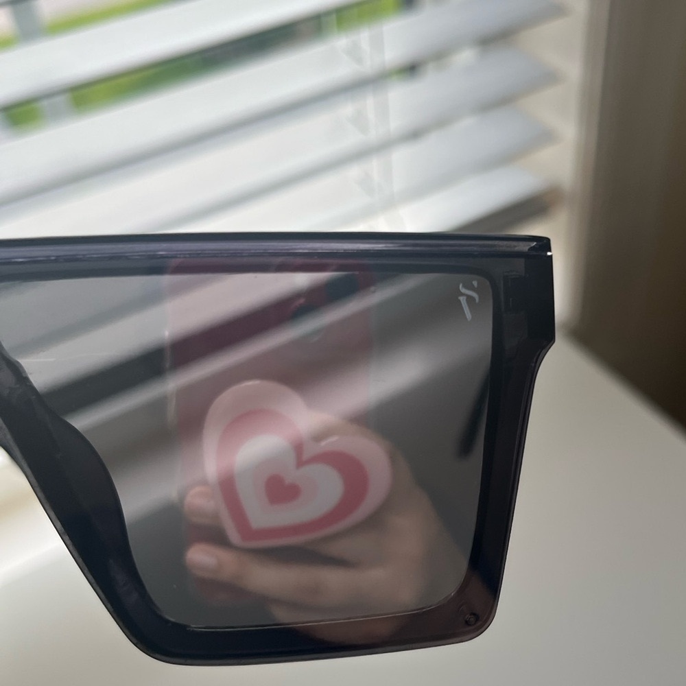 Square Frame Sunglasses - Picture 5 of 8